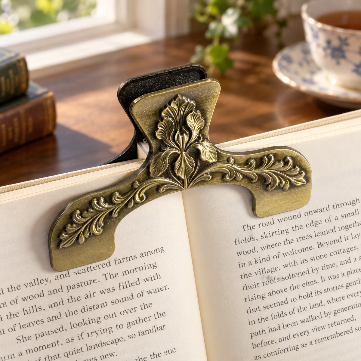 Antique Gold Floral Metal Book Page Holder Clip